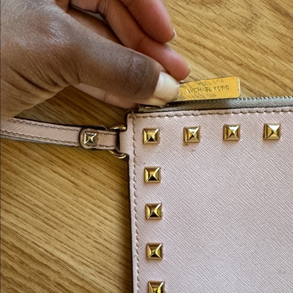Michael Kors Studded Wristlet Clutch ✨ - Picture 4 of 10